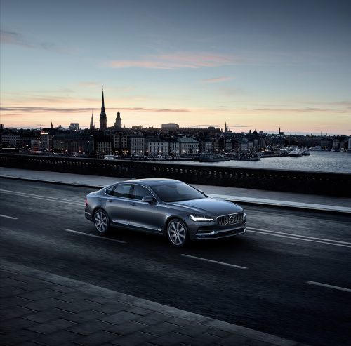 Location Front Quarter Volvo S90 Osmium Grey