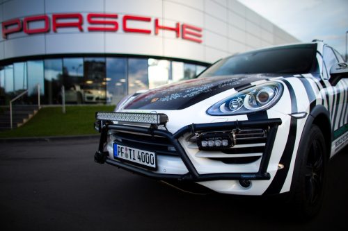 Rekordinėje kelionėje iš šiaurės į pietus „Porsche“ visureigį pilotuos ir lietuvis V. Milius