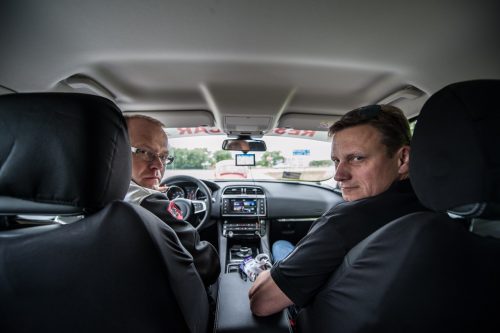 „Eneos 1006“ išvakarėse – naktinis išbandymas su „Jaguar F-Pace“