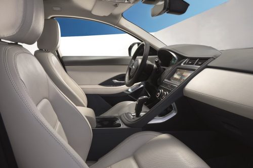 Pasauliui pristatytas sportiškumo įsikūnijimas – „Jaguar E-PACE“