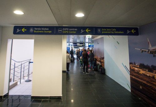 Vilniaus oro uosto rekonstrukcija startuoja nuo pertvarkų išvykimo salėje