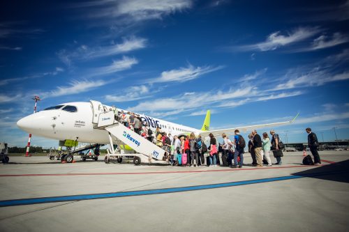 airBaltic“ Lietuvoje pirmąjį ketvirtį aptarnavo 26 proc. daugiau keleivių