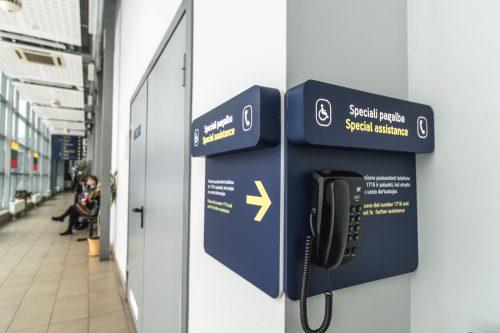 Lietuvos oro uostai: žmonės su negalia vis dažniau renkasi keliones lėktuvais