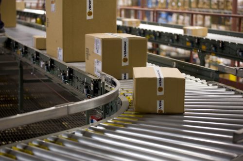 Kalėdiniu laikotarpiu siuntų skaičius išaugo daugiau kaip 50 proc.