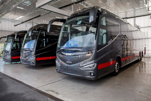 Šaltuoju metu laikotarpiu lietuviai vis dažniau kelionėms rinkosi autobusus