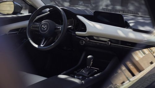 „Inchcape Motors“ komanda jungiasi prie „Moterų ralio2019“. Naujoji „Mazda3“ tampa ralio automobiliu