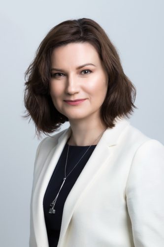 Pasiruošimas Velykų išvykoms: pasitikrinkite padangas, žibintus ir degalų kiekį