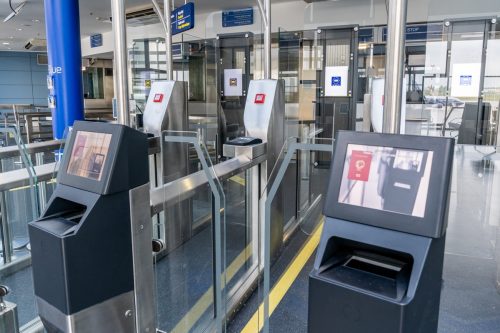 Sostinės oro vartuose pradeda veikti išmani pasienio patikros sistema