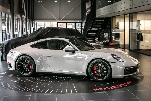„Porsche“ spalvos: Lietuvoje pastebi kintančius pirkėjų norus