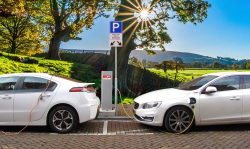 Lietuviai elektromobiliais domisi aktyviau nei kaimynai