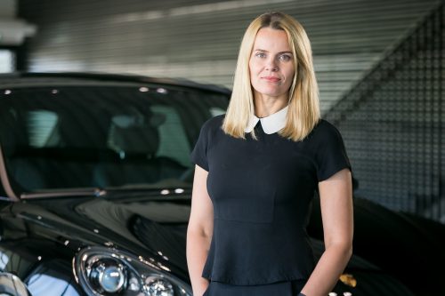 Pristatytas „Porsche Taycan“ interjeras: tradicijos perkeltos į skaitmeninį amžių