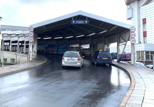Šią savaitę keičiasi eismo tvarka ant Vilniaus oro uosto keleivių išleidimo panduso