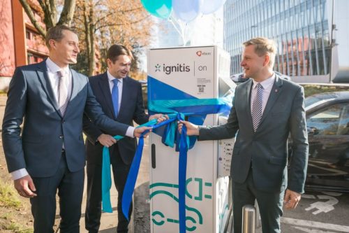 Augant elektromobilių skaičiui sostinėje šiemet atsiras dar 59 greito įkrovimo stotelės