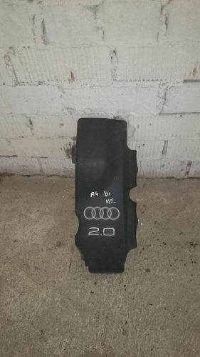 Parduodama A4 2002m. 2.0 benzinas variklio apdaila.