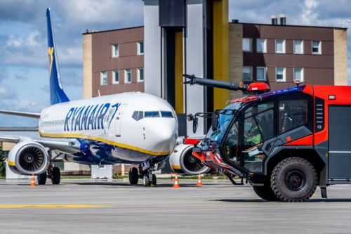 Kauno oro uostą papildė du nauji priešgaisrinės tarnybos automobiliai