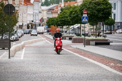 „Dviračių gatvės“: už lygias dviratininkų ir automobilininkų teises ramaus eismo keliuose