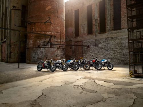 „BMW Motorrad“ atskleidė penkias 2021 m. motociklų sezono naujienas