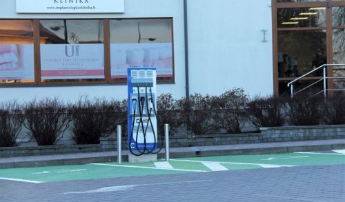 Elektromobilių „maitinimo“ vietos Utenoje –  jau trys