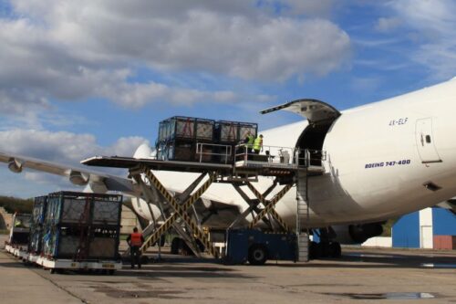 Į Šiaulių oro uostą žengia „Rava Cargo“: atidarytas muitinės sandėlis, domina 5 tūkst. tonų krovinių