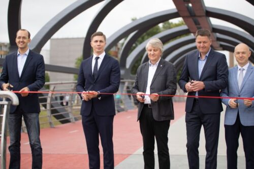 Jonavoje atidarytas įspūdingas pėsčiųjų tiltas