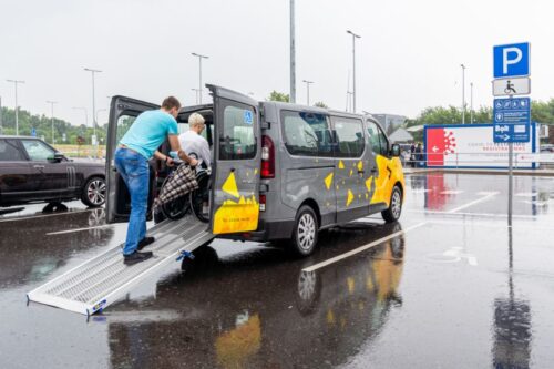 Vežimėlyje judanti buvusi krepšininkė: atvėrus galimybes savarankiškai keliauti, turintys specialiųjų poreikių nebebūtų „įkalinti“ savo rajone