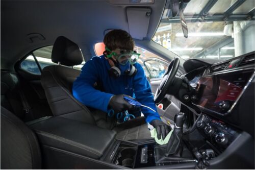 Nemalonūs kvapai automobilyje: kaip juos pašalinti?