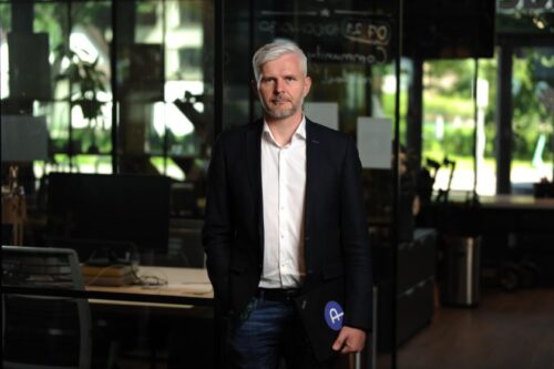 Su Azija prekiaujantys Lietuvos verslai suka galvas dėl pabrangusio dolerio