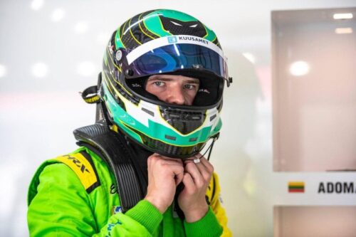 Lenktynininkas J. Adomavičius apie erzinančius vairuotojus: nemėgstu „gatvės lenktynininkų“