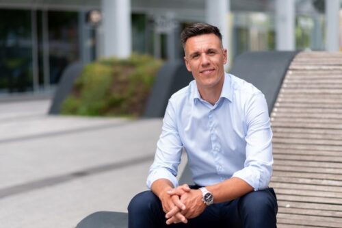 „Elektrum Lietuva“ žengia į rinkos nišą: 4 mln. eurų investuos į elektromobilių įkrovimo centrus šalia magistralių
