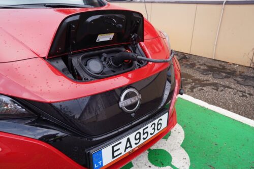 Lietuvos oro uostai modernizuoja savo automobilių parką – persės į elektromobilius