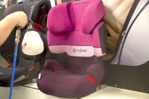 Vaikų paliekami nešvarumai automobilyje: valyti reikia, net jei atrodo beviltiška