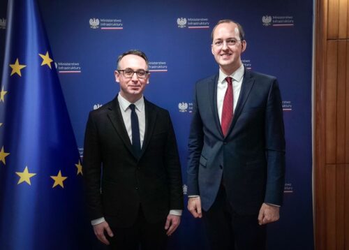 Su naujuoju Lenkijos transporto ministru Varšuvoje susitikęs M. Skuodis pasiūlė organizuoti reguliaraus traukinio maršrutą iki Ukrainos