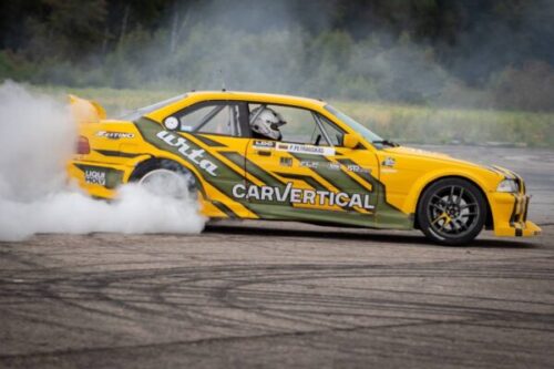 Virtualaus „drifto“ čempionato lyderis išbandė 800 AG BMW – rezultatas nustebino (video)