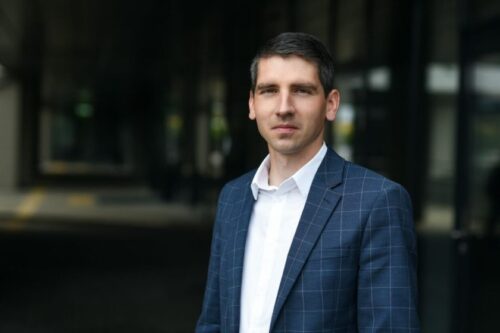 Šalia magistralės Kaunas-Klaipėda – net keturi nauji itin greiti elektromobilių įkrovimo taškai