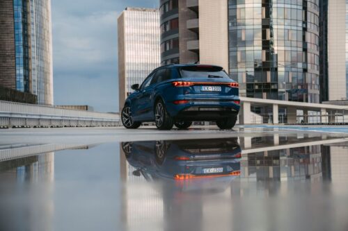 Naujasis „Audi Q6 e-tron“ – jau Lietuvoje: modelis, brėžiantis ateities e. mobilumo kryptį