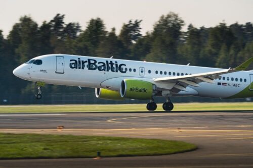 „airBaltic“ pasiekė naują rekordą: 2024 m. skraidino 8,3 mln. keleivių