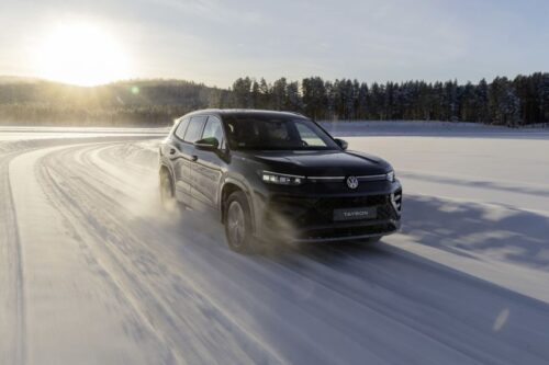 Erdvus įkraunamas hibridas su iki 120 km elektra nuvažiuojamu atstumu: „Volkswagen Tayron“ – jau Lietuvoje
