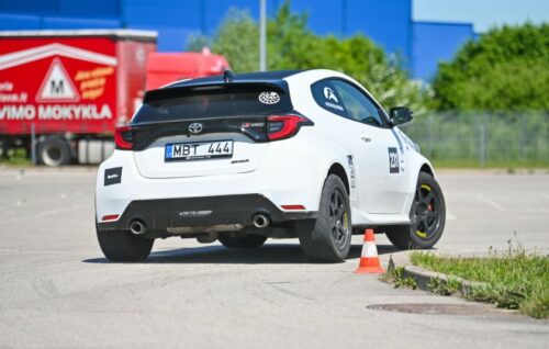 Kuklumui vietos nebėra: „Press Rally“ dalyviai jubiliejinėms varžyboms ruošia išskirtinius automobilius