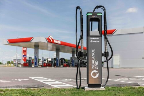 Kryžkalnyje startavo naujos „Inbalance grid“ stotelės „Orlen“ degalinėse: jau veikia 10 greito įkrovimo taškų