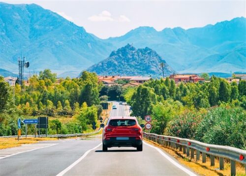 Baltijos šalių gyventojai šią vasarą automobilių nuomai rinkosi šiltąsias Europos šalis