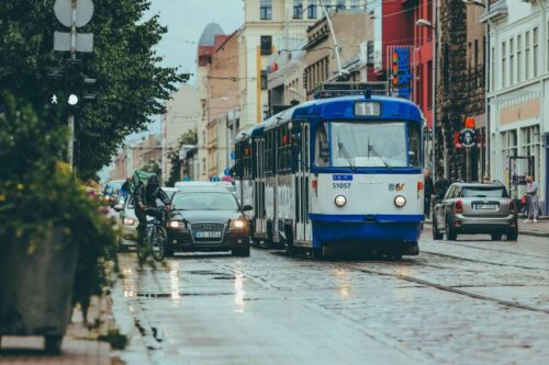 Su automobiliu po Baltijos šalis: ką verta žinoti prieš sėdant prie vairo?