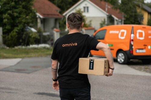 Naujas siuntų pristatymo modelis: „Omniva“ išbando atvirą kurjerių tinklą