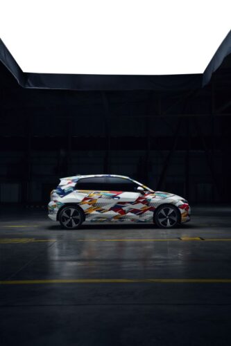 „Volkswagen“ pristato naują elektromobilių pavadinimų strategiją