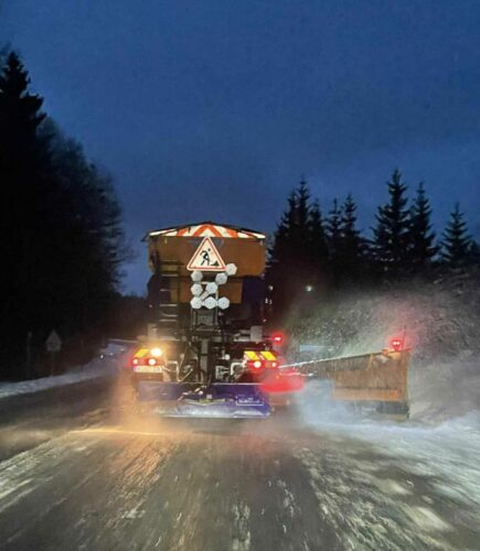 Kelininkai praneša: eismo sąlygas sunkina sniegas