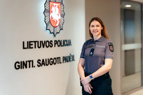 Ar jūsų vaikas automobilyje tikrai saugus? Policijos pareigūnės ir specialistų atsakymai