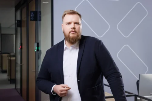 Verslas vis aktyviau elektrifikuoja transportą: kokią kryptį renkasi logistikos įmonės?