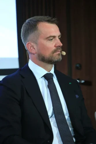 Nuo Klaipėdos iki Hormūzo: kaip pasaulio krizės perbraižo Lietuvos transportą?