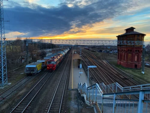 Lietuvos geležinkeliuose – europinės tendencijos: keleivių daugėja, krovinių mažėja