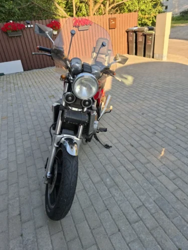 Honda Magna
